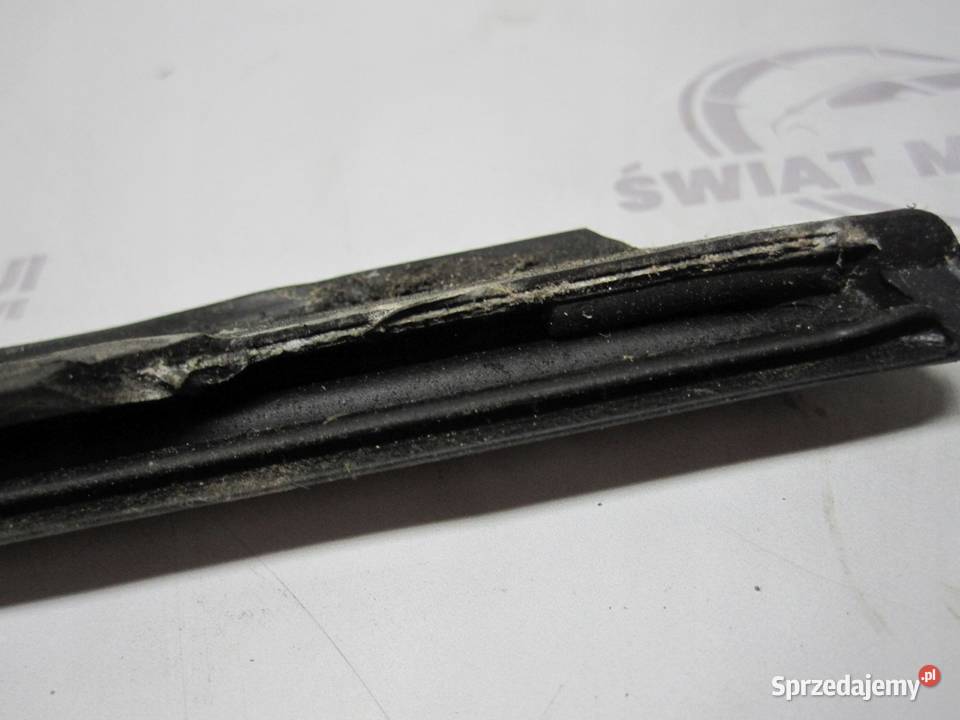 BMW F30 28 D 12r listwa zgarniająca drzwi lewy