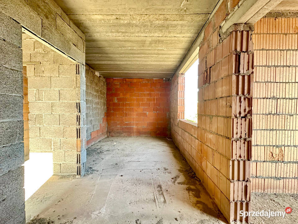 Budynek do wykończenia w doskonałej lokalizacji 492m2