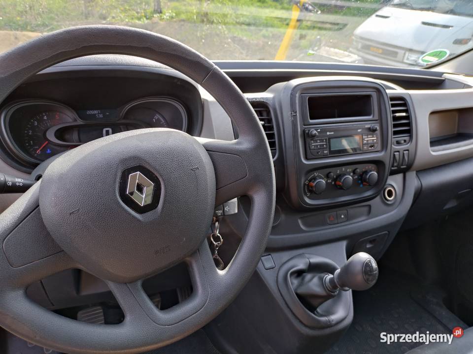 Renault Trafic L1H1 furgon blaszak bus Łęki Górne
