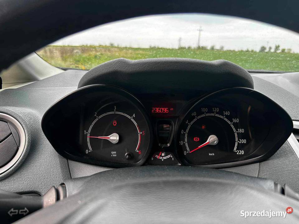 Sprzedam Forda fiestę mk7 2009 kierownica po prawej stronie Bedlno
