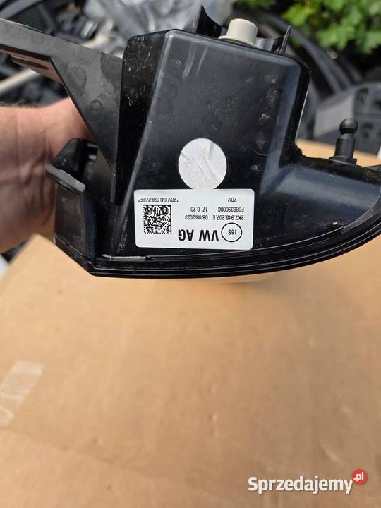 Lampa lewa lewy tył tylna VW Caddy V 2K7945207E osobowe