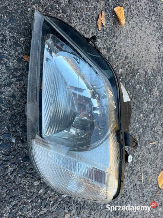 Lampy przód Dacia Logan mazowieckie Warszawa
