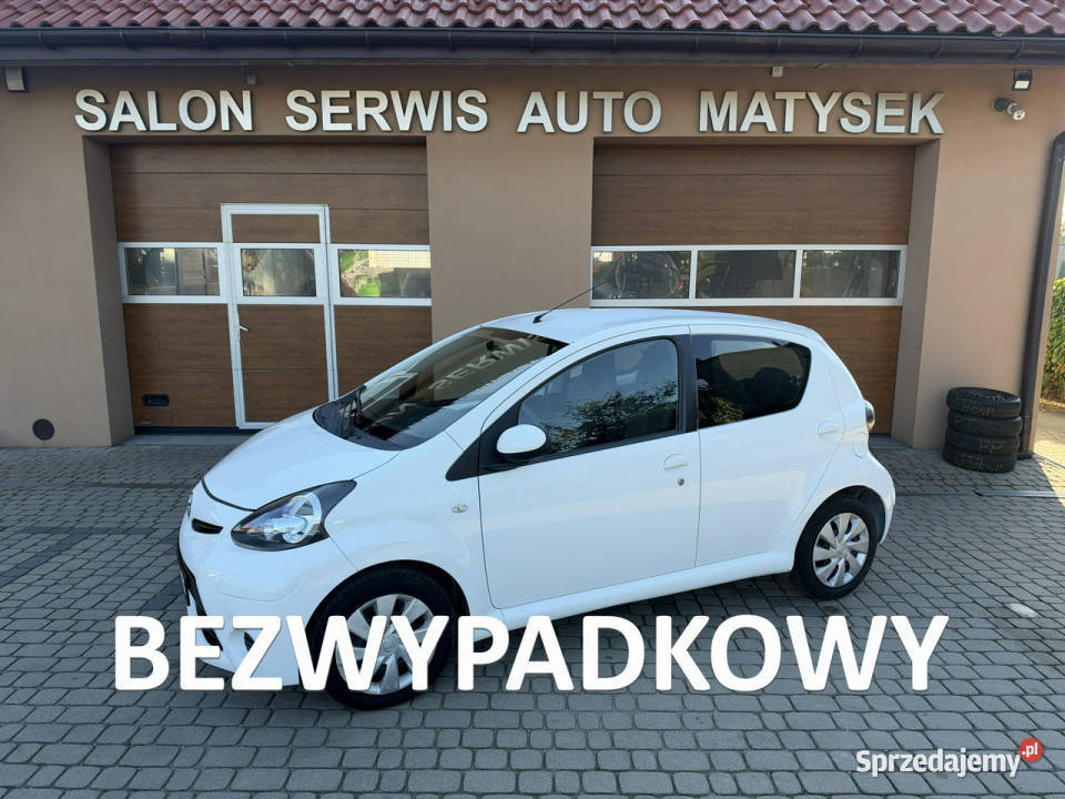 Toyota Aygo 10 68 Klimatyzacja Bluetooth I nieuszkodzony Orzech sprzedam