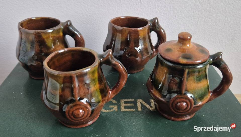 Komplet 4 ceramicznych kubeczków PRL pomorskie