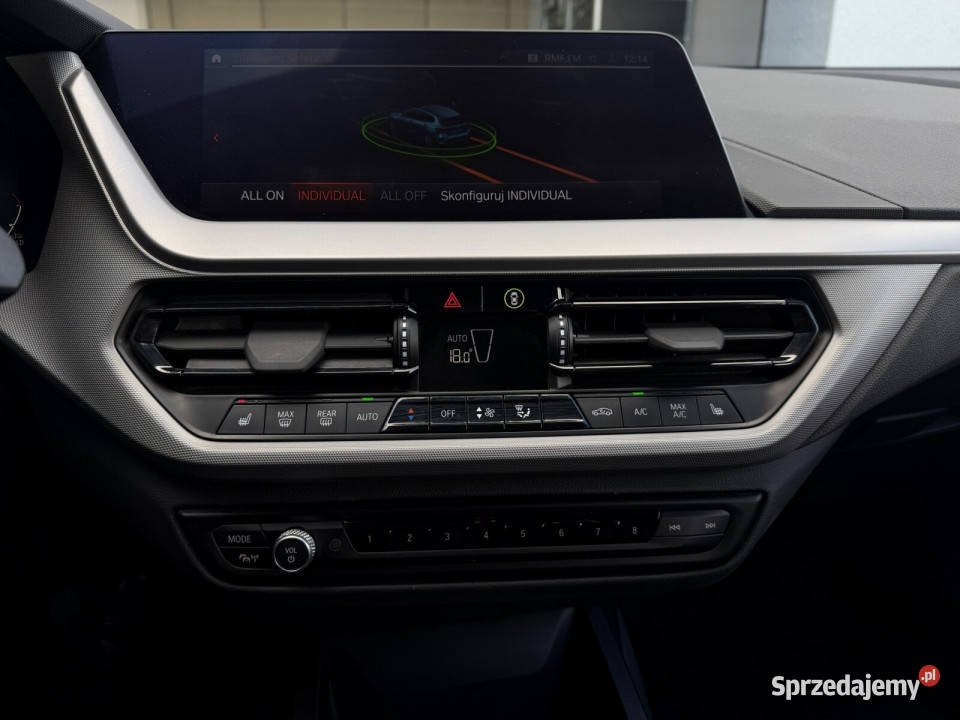 Salon Virtual kokpit LED CarPlay Podgrzewane Łódź