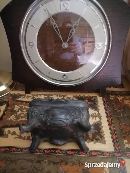 Stara szkatułka zdobiona ornamentami sprzedam