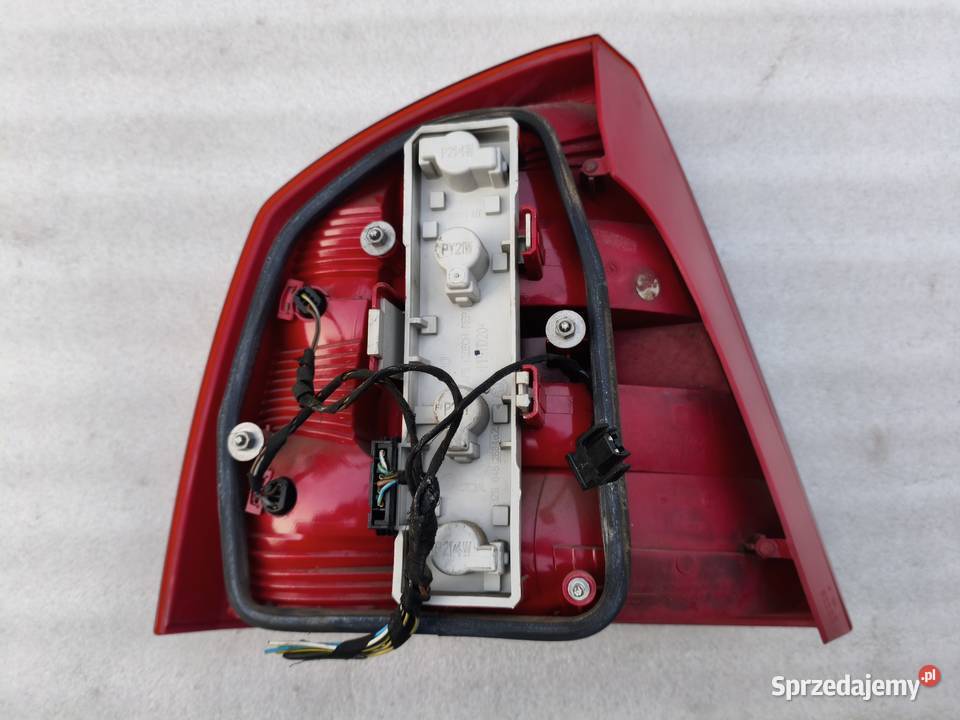 Lampa Prawy Tył Tylna Prawa Skoda Octavia II sprzedam