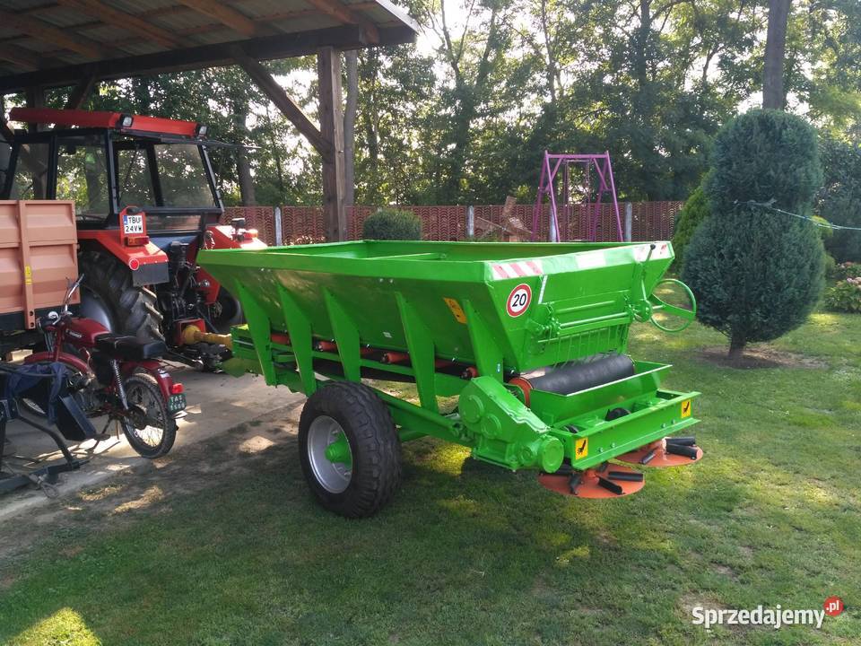 Rozsiewacz wapna RCW 3 Kępa Lubawska