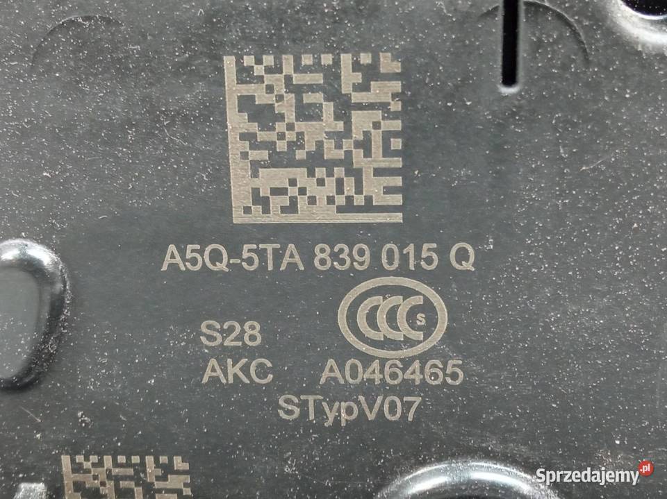 ZAMEK DRZWI TYŁ LEWY SEDAN 5TA839015Q Skoda