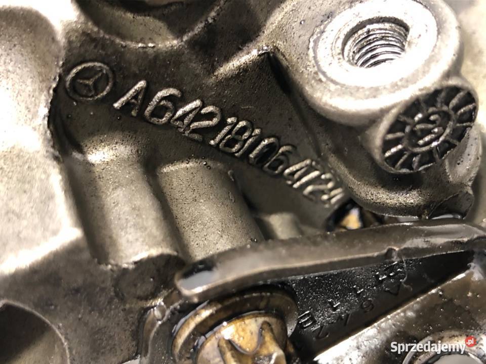 POMP OLEJU MERCEDES W906 A6421810647 30 190