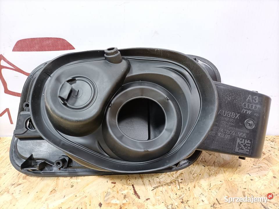 AUDI A3 S3 WKŁAD KLAPKA WLEW PALIWA 8Y4809906