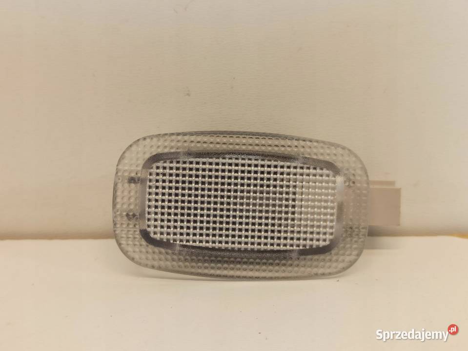 MERCEDES W205 LAMPKA KABINY A0028202101 osobowe dolnośląskie