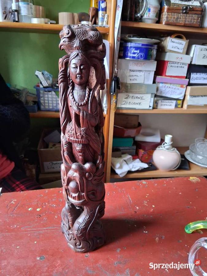 Hinduska figurka z drzewa sandalowego