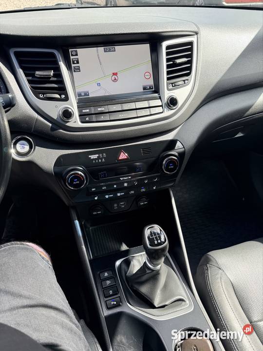 Hyundai Tucson 16 benzyna 2015r radio Tomaszów Lubelski