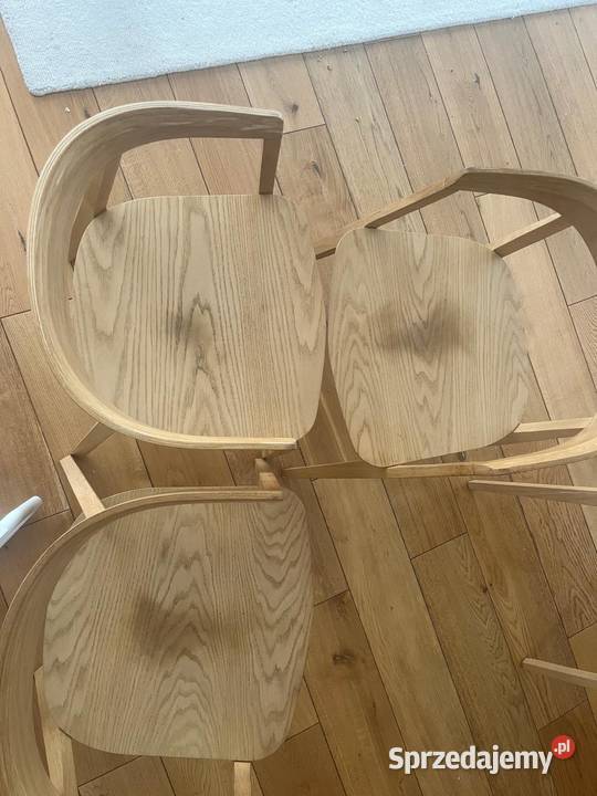 Komplet 4 dębowych krzeseł Kos polskiej marki Warszawa