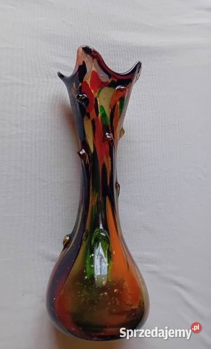 Pięknie wybarwiony ręcznie formowany wazon Koźminek