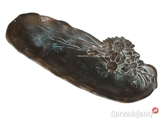 Stara mosiężna tacka z motywem kwiatowym Rzeszów