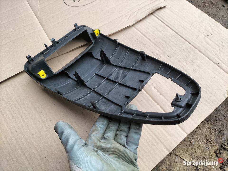OPEL CORSA D 13205164 PANEL WYŚWIETLACZ OSŁONA Kamień-Kolonia