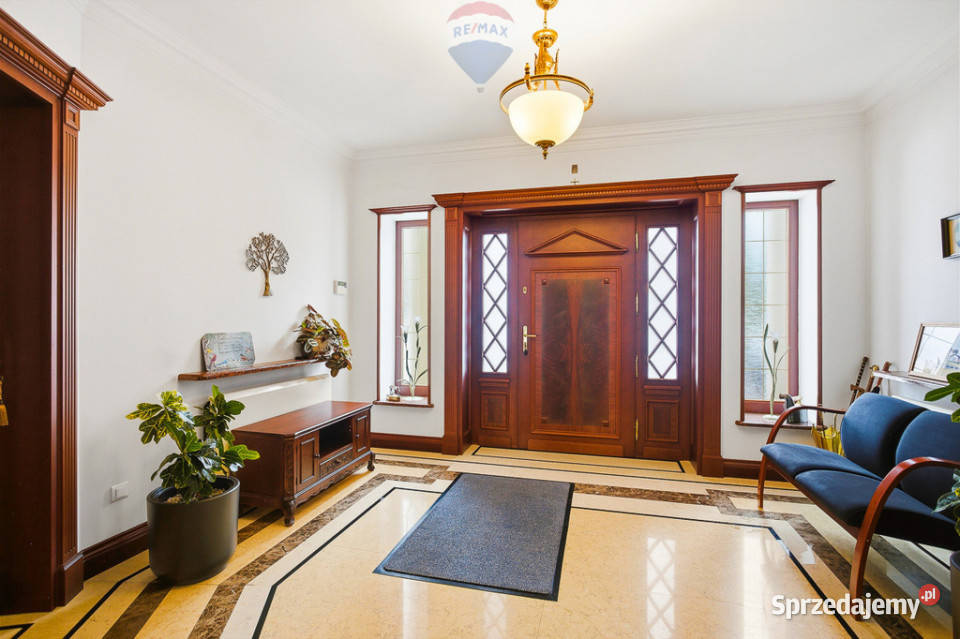 Luksusowa rezydencja z basenem i bacówką 12 ha papa Jadwinin