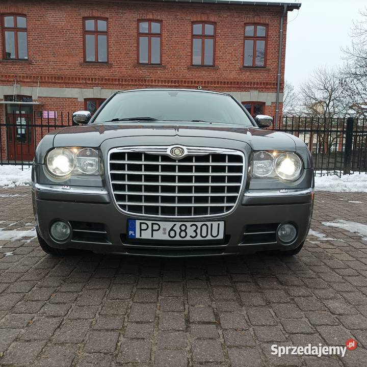 Chrysler 300C 2007 30crd prywatnie odtwarzacz DVD łódzkie Szczerców