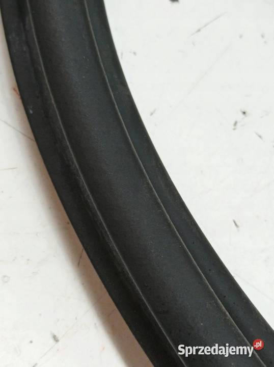 USZCZELKA DRZWI PRAWY PRZÓD PASAŻERA KAROSERYJNA sprzedam