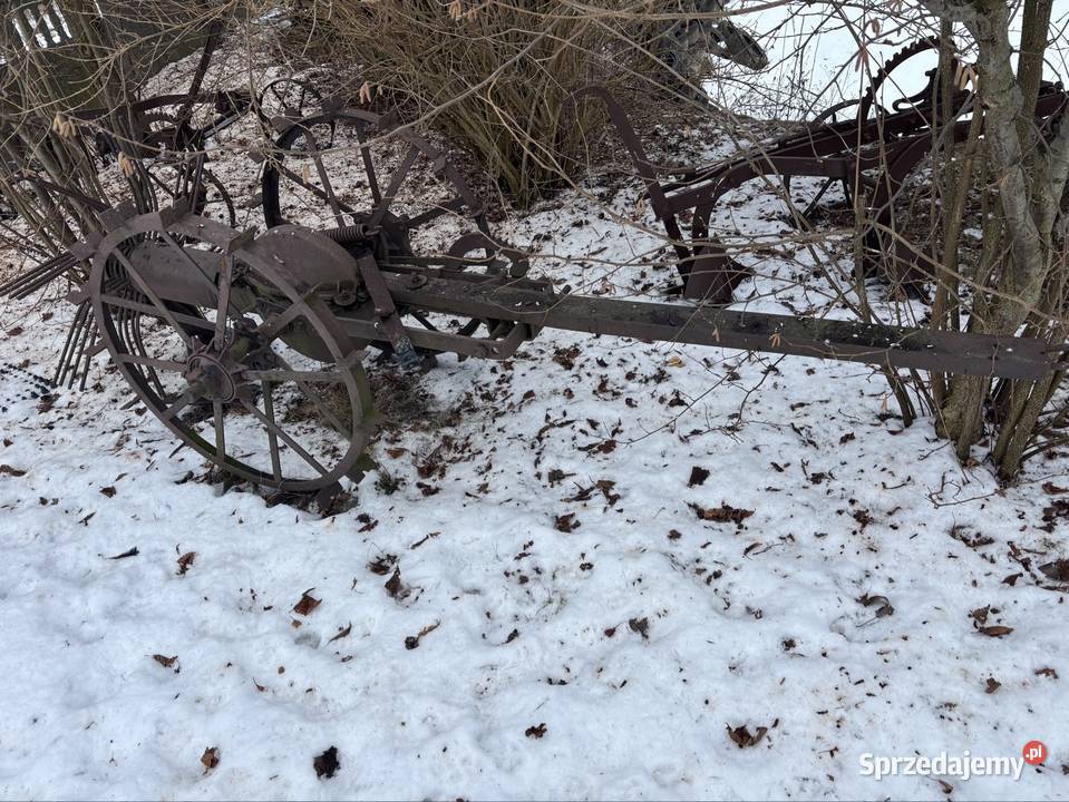 Zgrabiarka konna zabytek Sochaczew