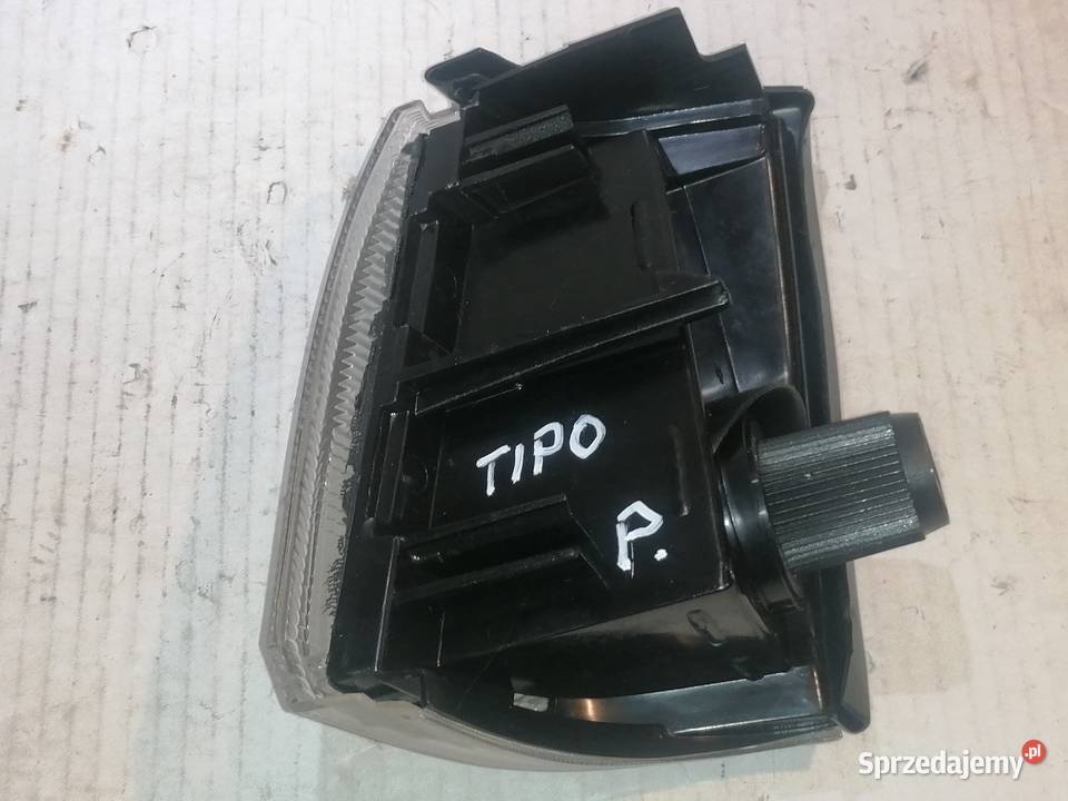 kierunkowskaz prawy Fiat Tipo r8795 łódzkie Piotrków Trybunalski