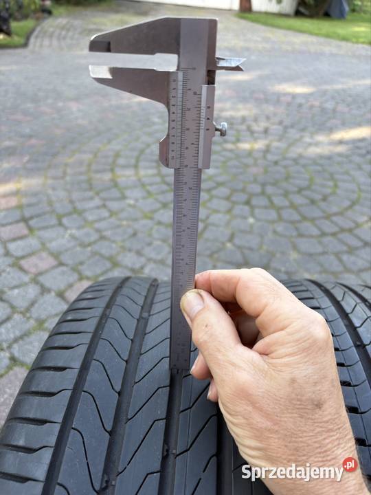 Opony Continental UltraContact 20555 R16 V 2 V do 240 km/h