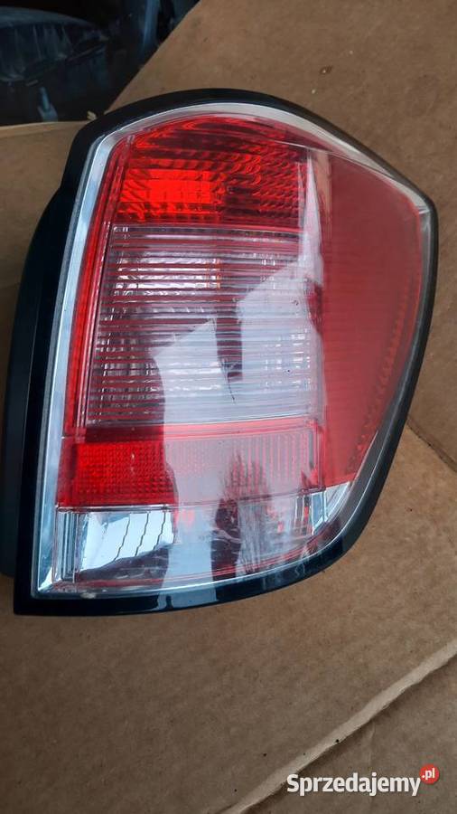 Lampa tylna prawa tył prawy Opel Astra H kombi dolnośląskie Dębno