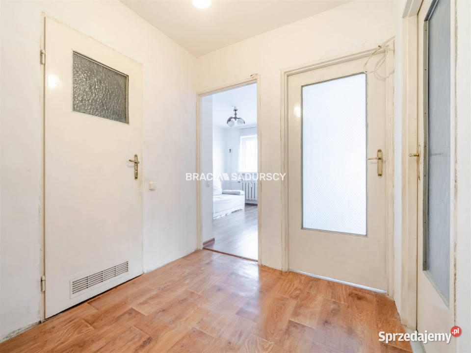 sprzedaży mieszkania Kraków 5554 metry 3 pokoje miejsce parkingowe małopolskie