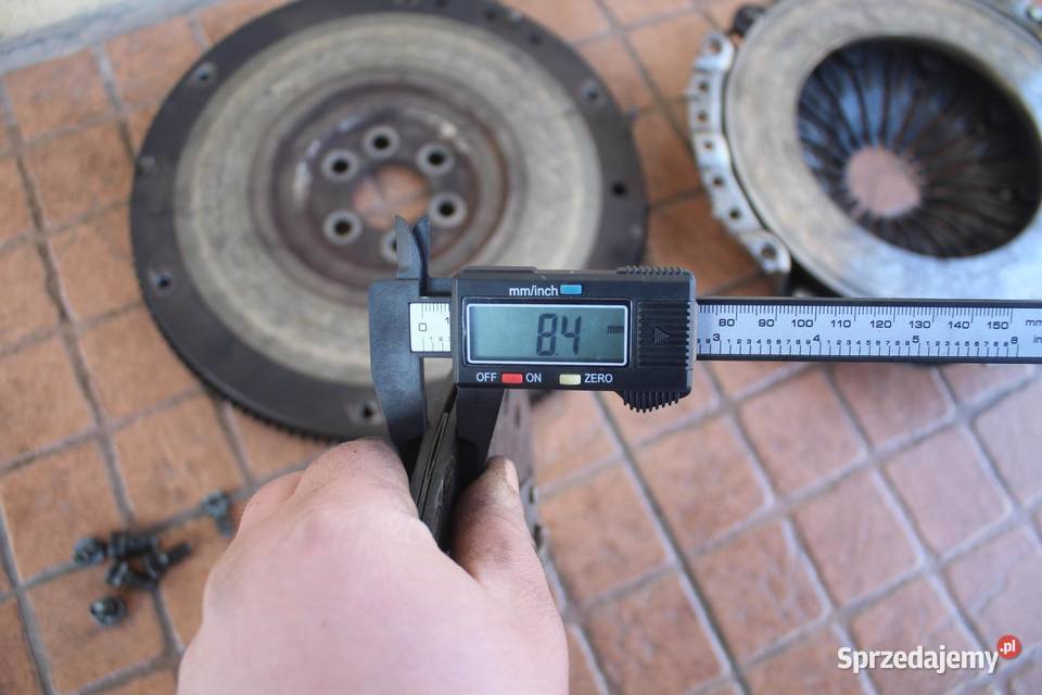 SPRZĘGŁO KOMPLETNE AUDI A6 C5 19 TDI 130 SZTYWNE