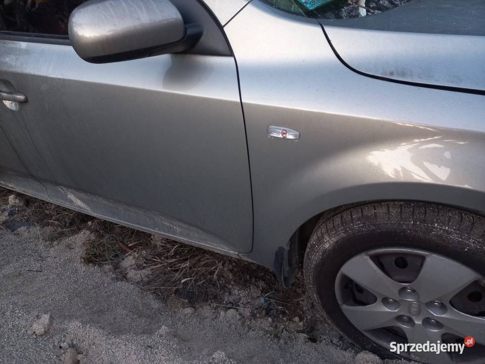 Części kia ceed maska zderzak lampy błotnik Rok produkcji 2011 sprzedam
