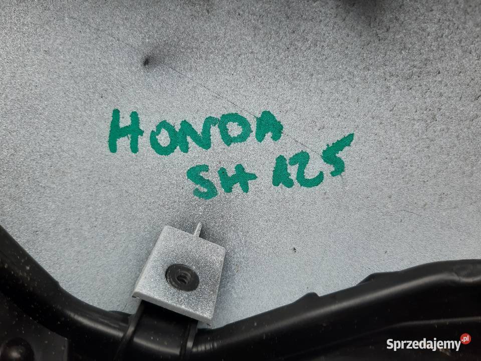 HONDA SH125 OSŁONA PRAWY BOK PRZÓD KIERUNKOWSKAZ Plastiki Trzciel