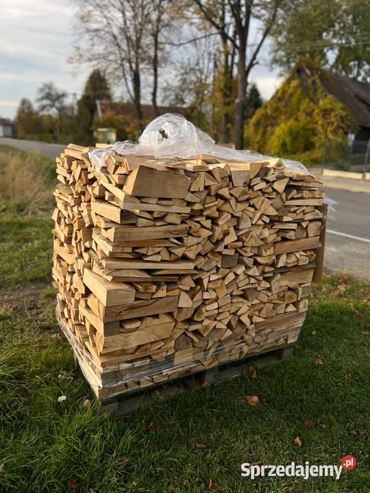 Drewno opałowe bukowe pocięte ułożone Sanok