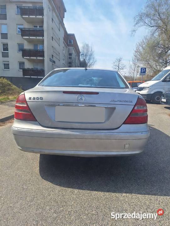 MercedesBenz Klasa E 200 benzyna 2004r Automatik Rok produkcji 2004 Toruń