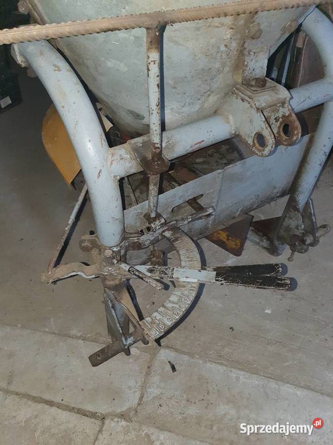 Rozsiewacz do nawozów super stan sprawny Agromasz Nowiny Żukowskie