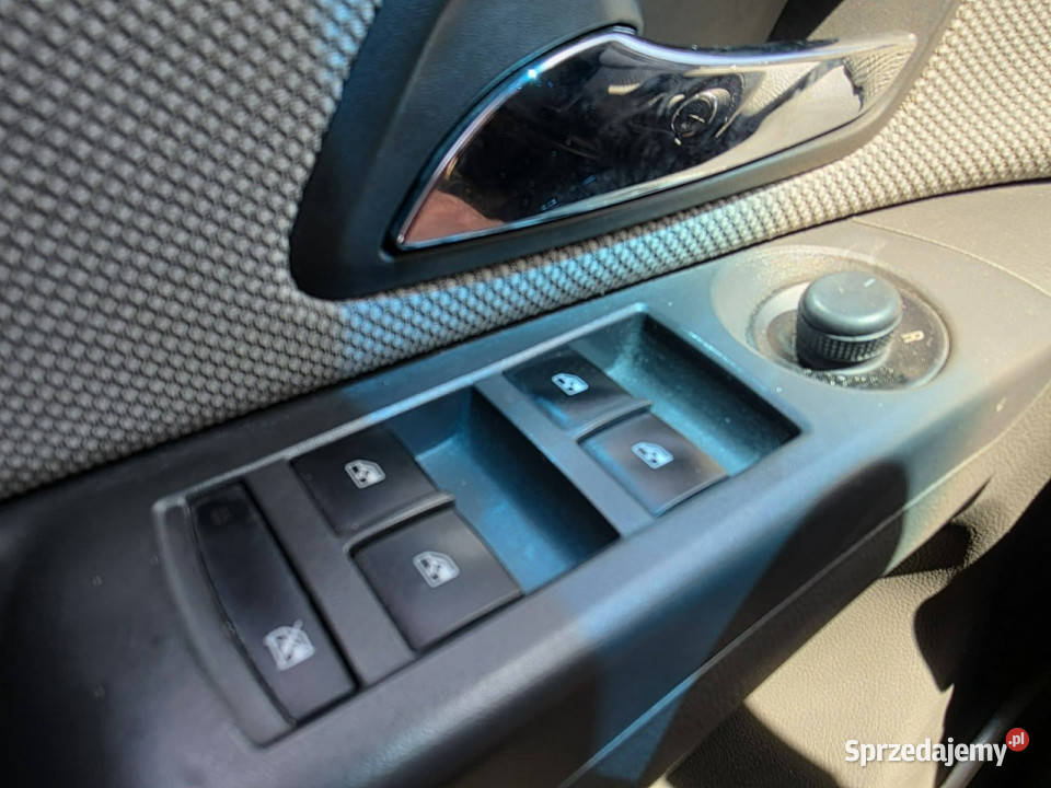 Chevrolet Cruze 18 Benzyna 141 Klimatyzacja światła przeciwmgielne Słupsk sprzedam