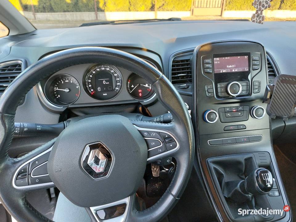 Sprzedam zadbanego Renault Scenic IV garażowany