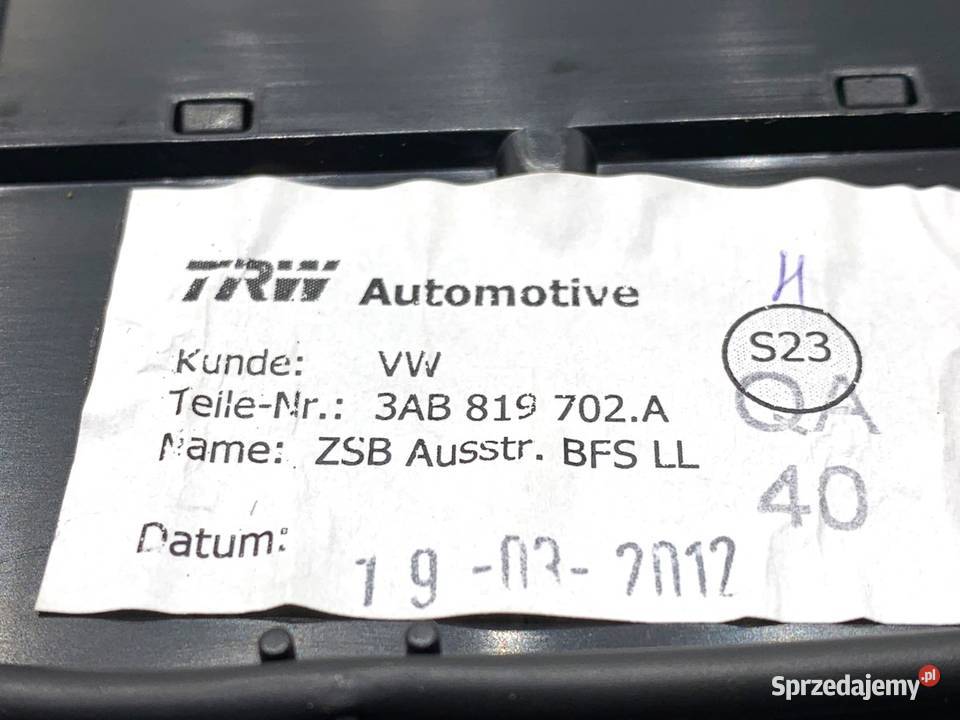 KRATKA NAWIEWU PRAWY PRZÓD VW PASSAT B7 osobowe