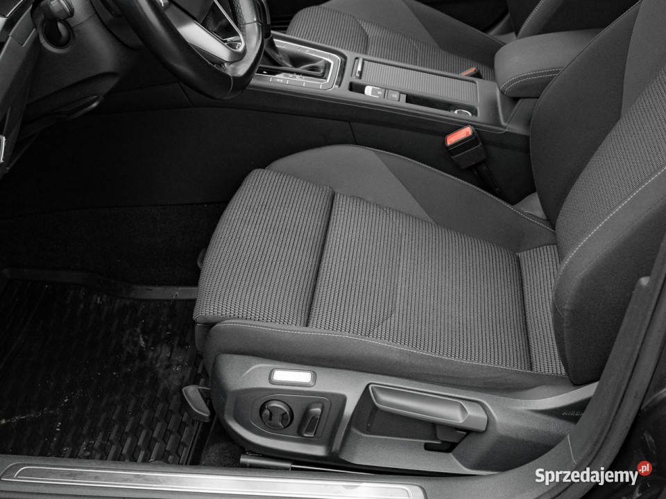 Volkswagen Arteon 20 TDI Essence DSG Podgrzf łopatki zmiany biegów Pępowo