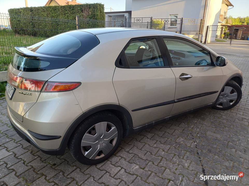 Honda Civic VIII 2006R Benzyna 14 16V 100 Z