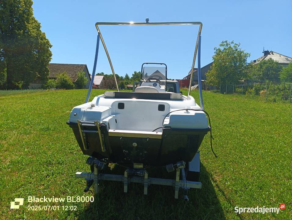 Motorówka łódż motorowa wędkarska Wysoka