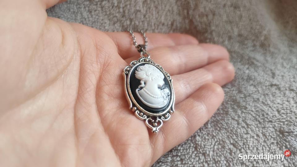 Wisiorek wisior naszyjnik kamea z kobieta Tarnowskie Góry