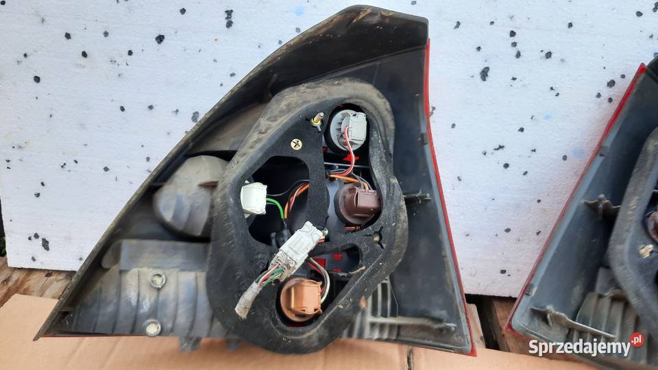 lampa tylna prawa lewa Honda Civic VII 5 drzwi sprzedam