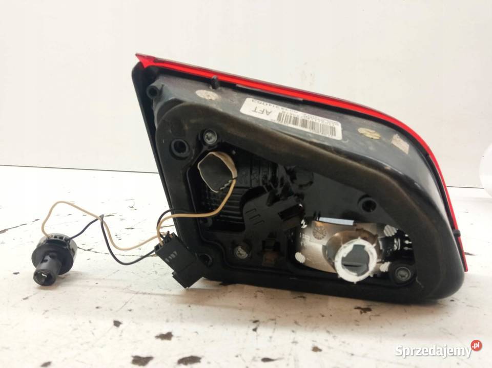 LAMPA TYŁ W KLAPĘ PRAWA KOMBI 13314053 Opel