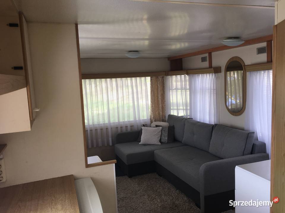 zadbany domek holenderski Czernica