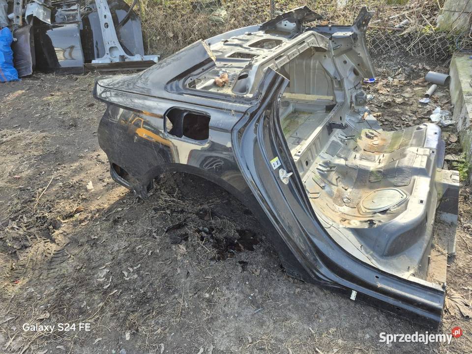 Błotnik prawy tył z wanną Audi A6 c8 osobowe Pozostałe Mława