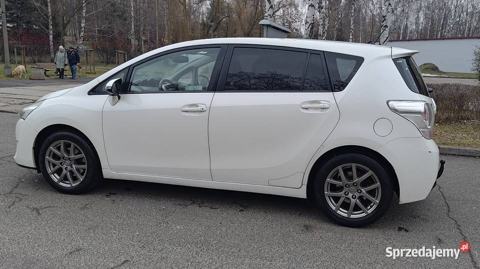 Toyota Verso 18 18 Prestige LPG szklany dach Rok produkcji 2014