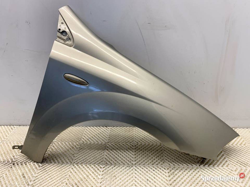 BŁOTNIK PRAWY PRZÓD FIAT CROMA Hatchback SREBRNY Błotniki sprzedam