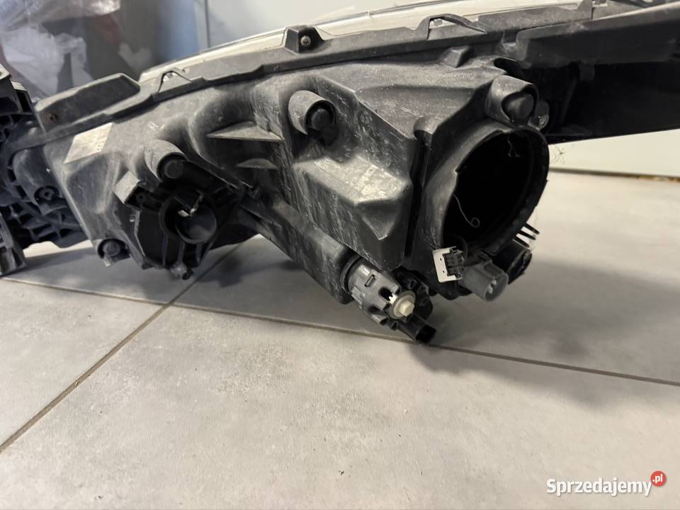 Mazda 3 III BM reflektor Xenon prawy lubelskie Kozubszczyzna